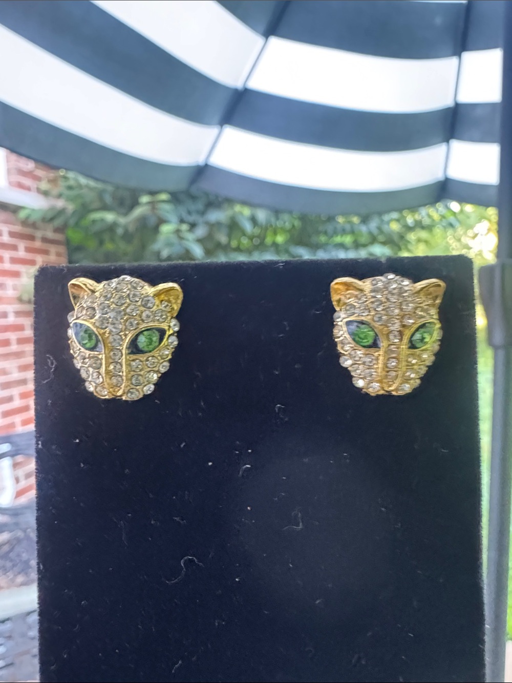 Earrings stud Gold-Tone Leopard Head Crystal with Green Eyes